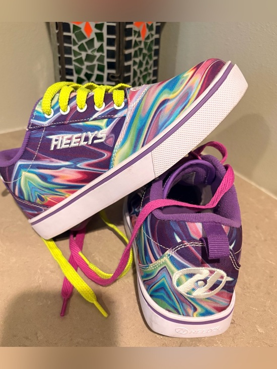 Heelys Other - Heelys Kids' Purple Multi Swirl Skate Shoes with Neon Laces Youth Sz 4
Wms Sz 5